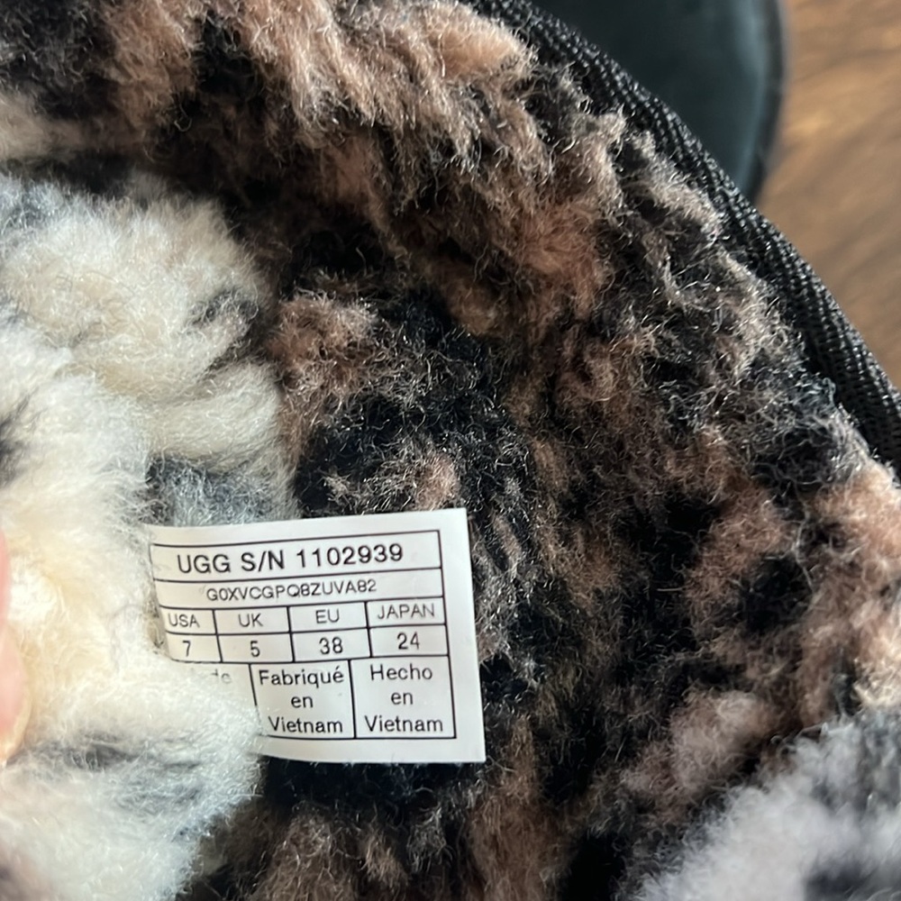Ugg Boots - Picture 10 of 14